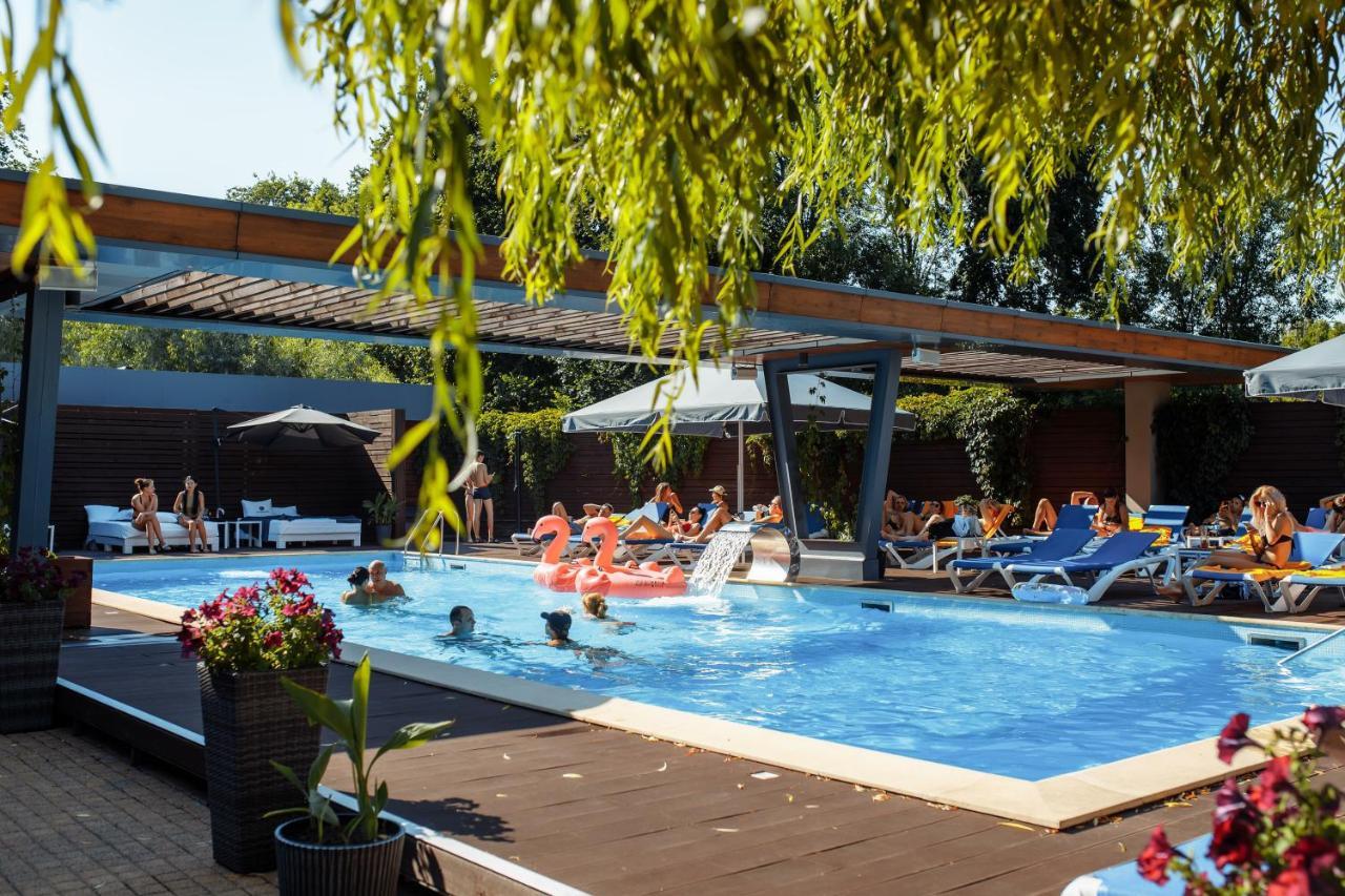 Riverside- Hotel And Mice TTchernihiv Extérieur photo