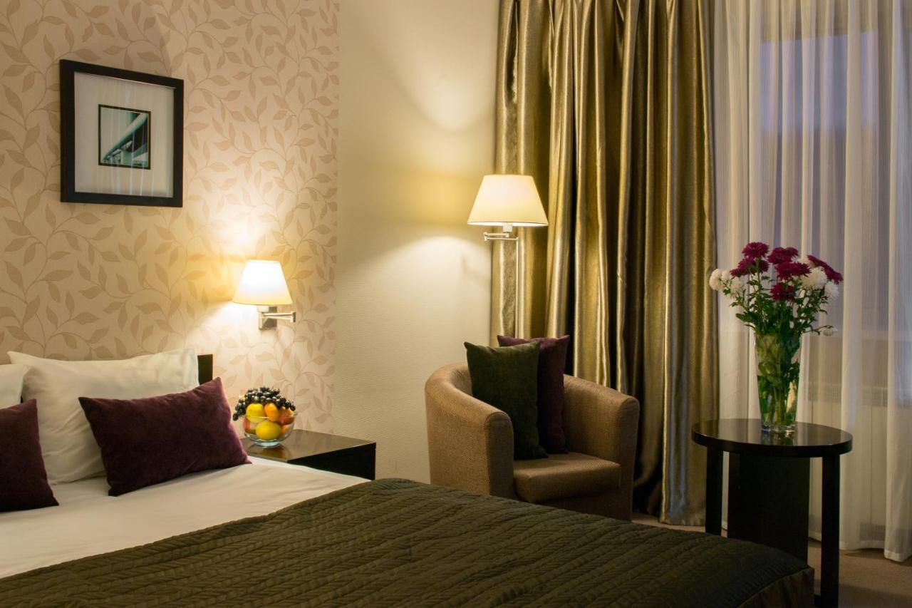 Riverside- Hotel And Mice TTchernihiv Extérieur photo