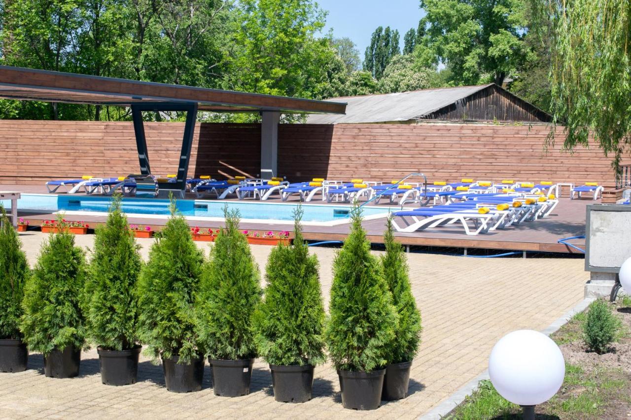 Riverside- Hotel And Mice TTchernihiv Extérieur photo