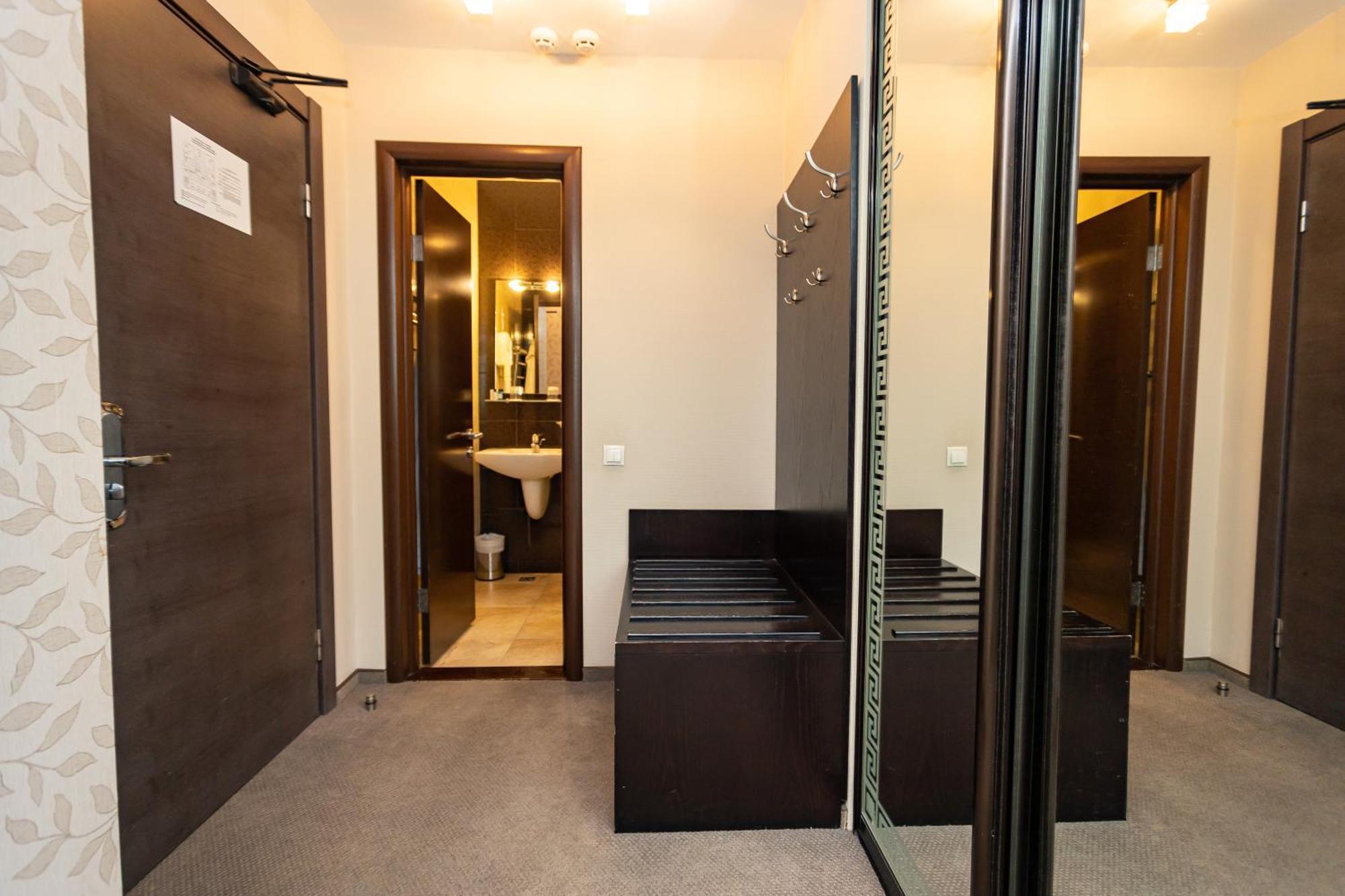 Riverside- Hotel And Mice TTchernihiv Extérieur photo