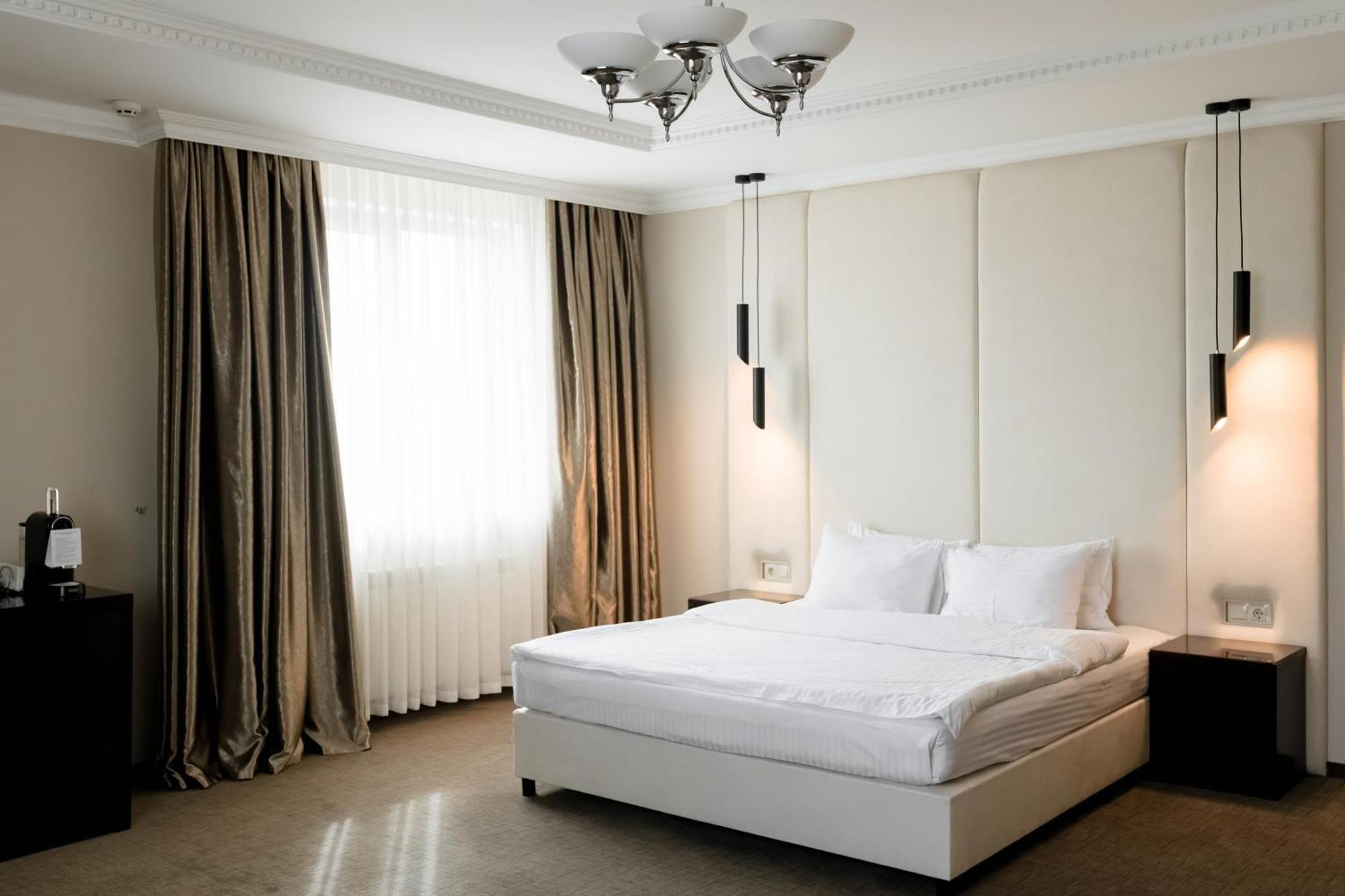 Riverside- Hotel And Mice TTchernihiv Extérieur photo