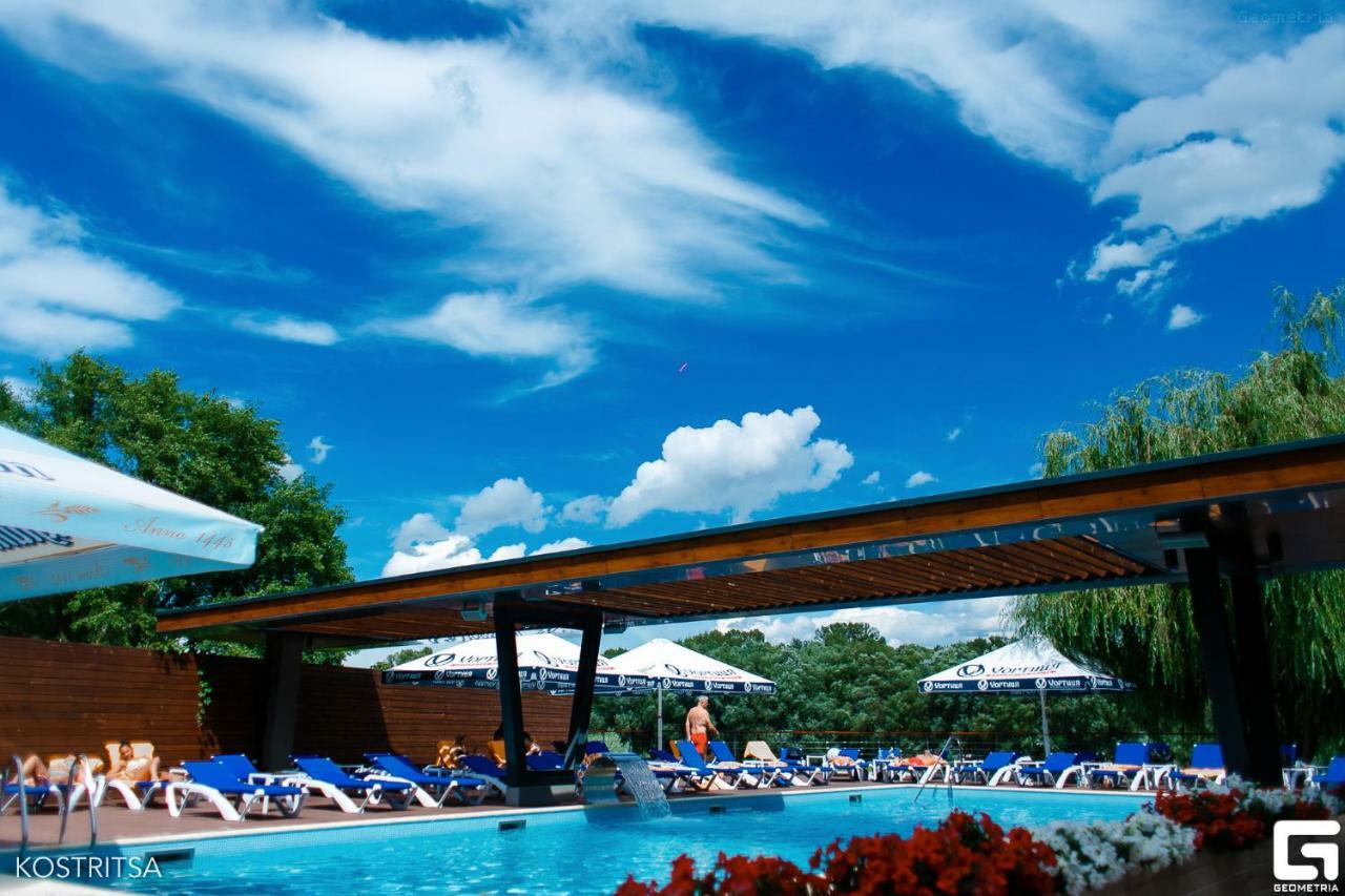 Riverside- Hotel And Mice TTchernihiv Extérieur photo