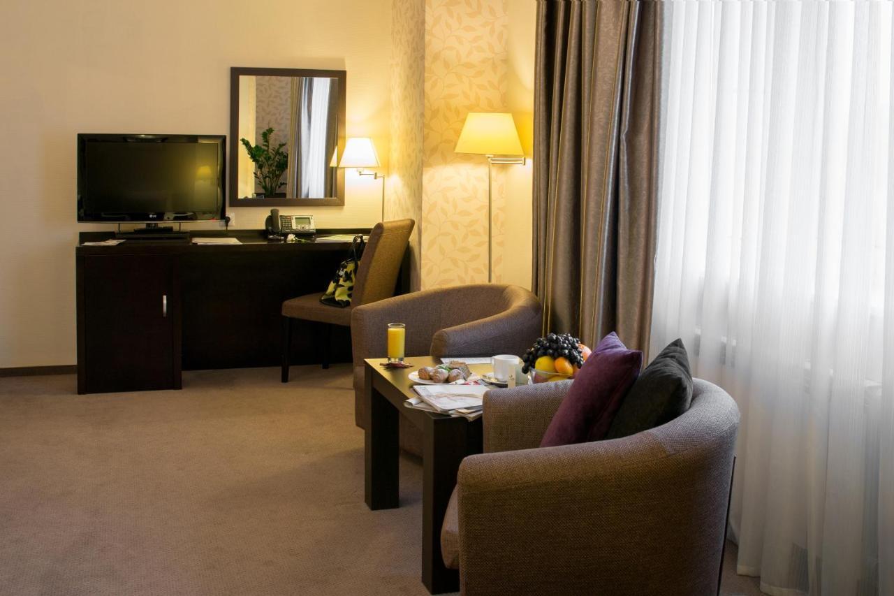 Riverside- Hotel And Mice TTchernihiv Chambre photo