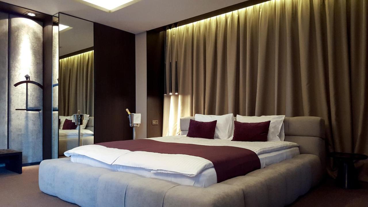 Riverside- Hotel And Mice TTchernihiv Extérieur photo