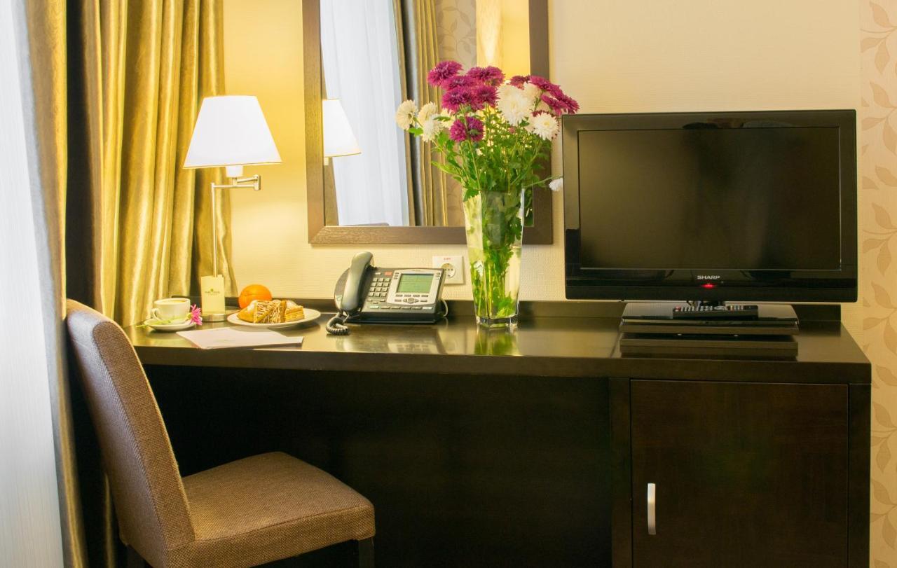 Riverside- Hotel And Mice TTchernihiv Chambre photo