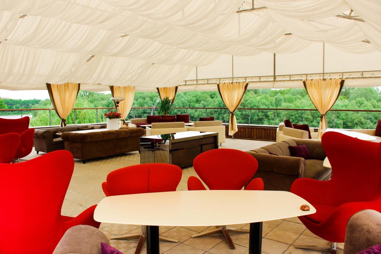 Riverside- Hotel And Mice TTchernihiv Extérieur photo