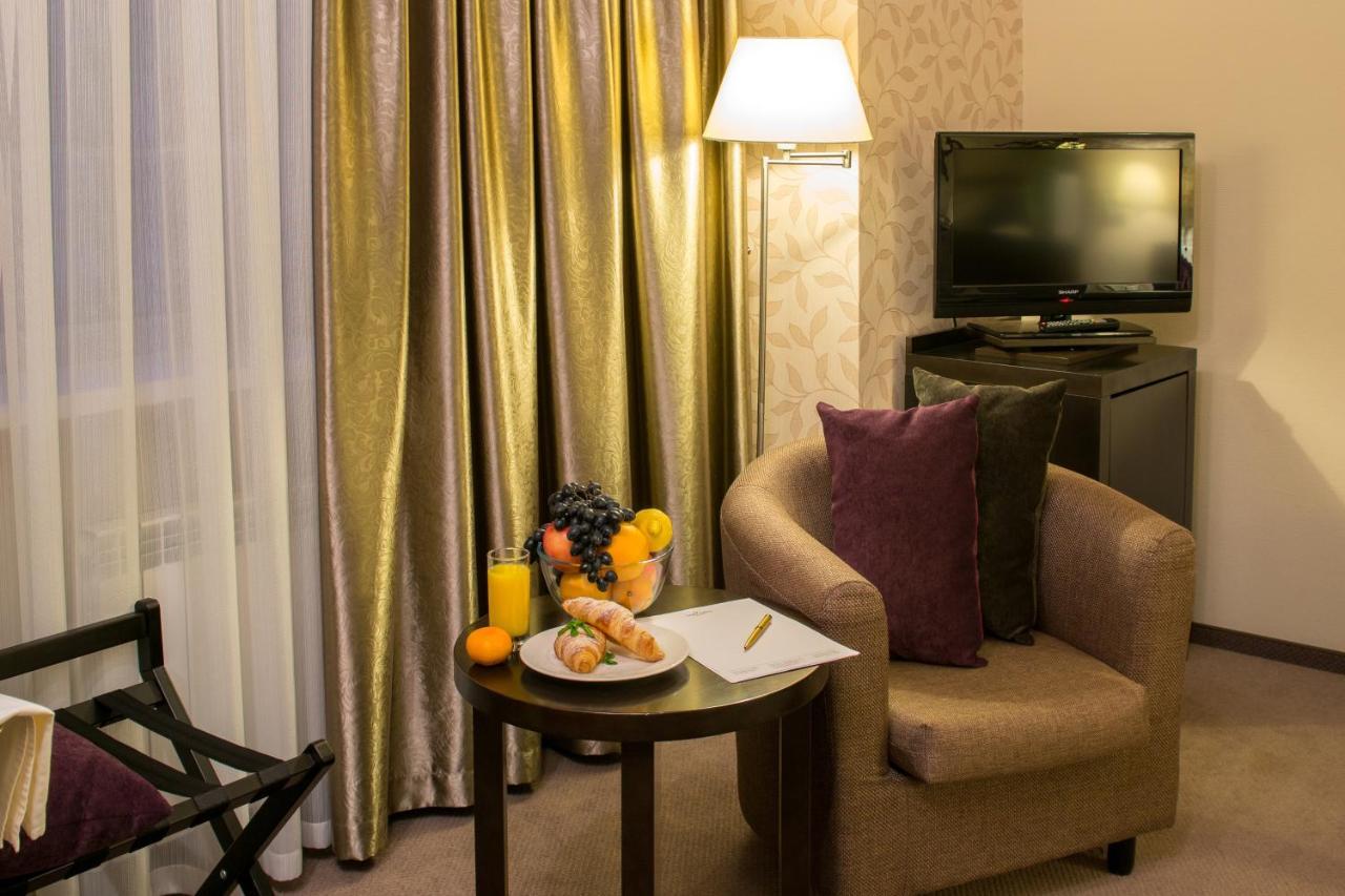 Riverside- Hotel And Mice TTchernihiv Chambre photo