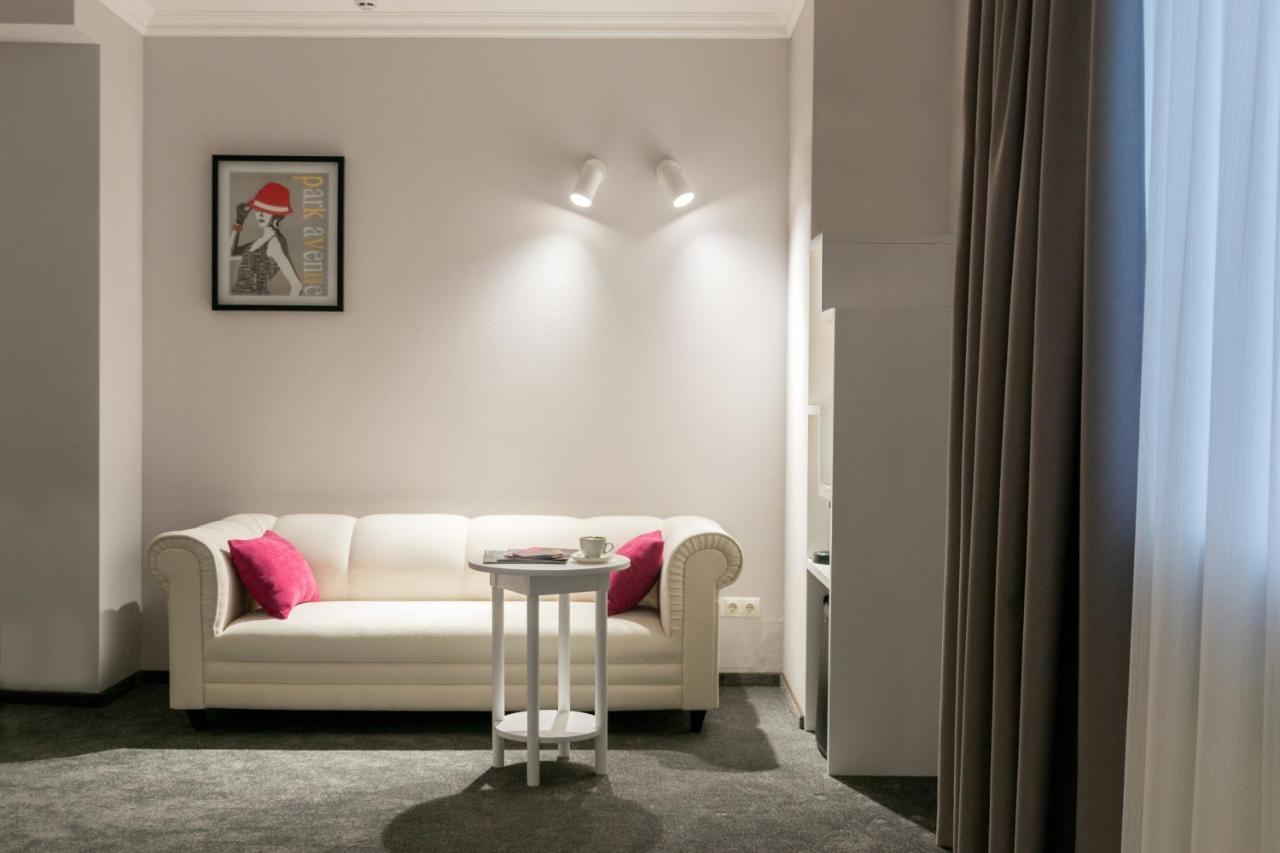 Riverside- Hotel And Mice TTchernihiv Chambre photo
