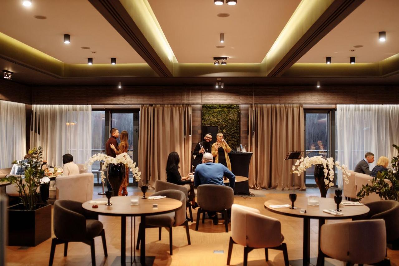 Riverside- Hotel And Mice TTchernihiv Extérieur photo